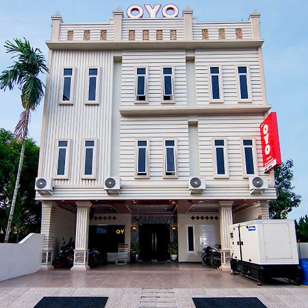 โอโย 621 วาเนีย เรสซิเดนซ์ Hotel เมดาน ภายนอก รูปภาพ